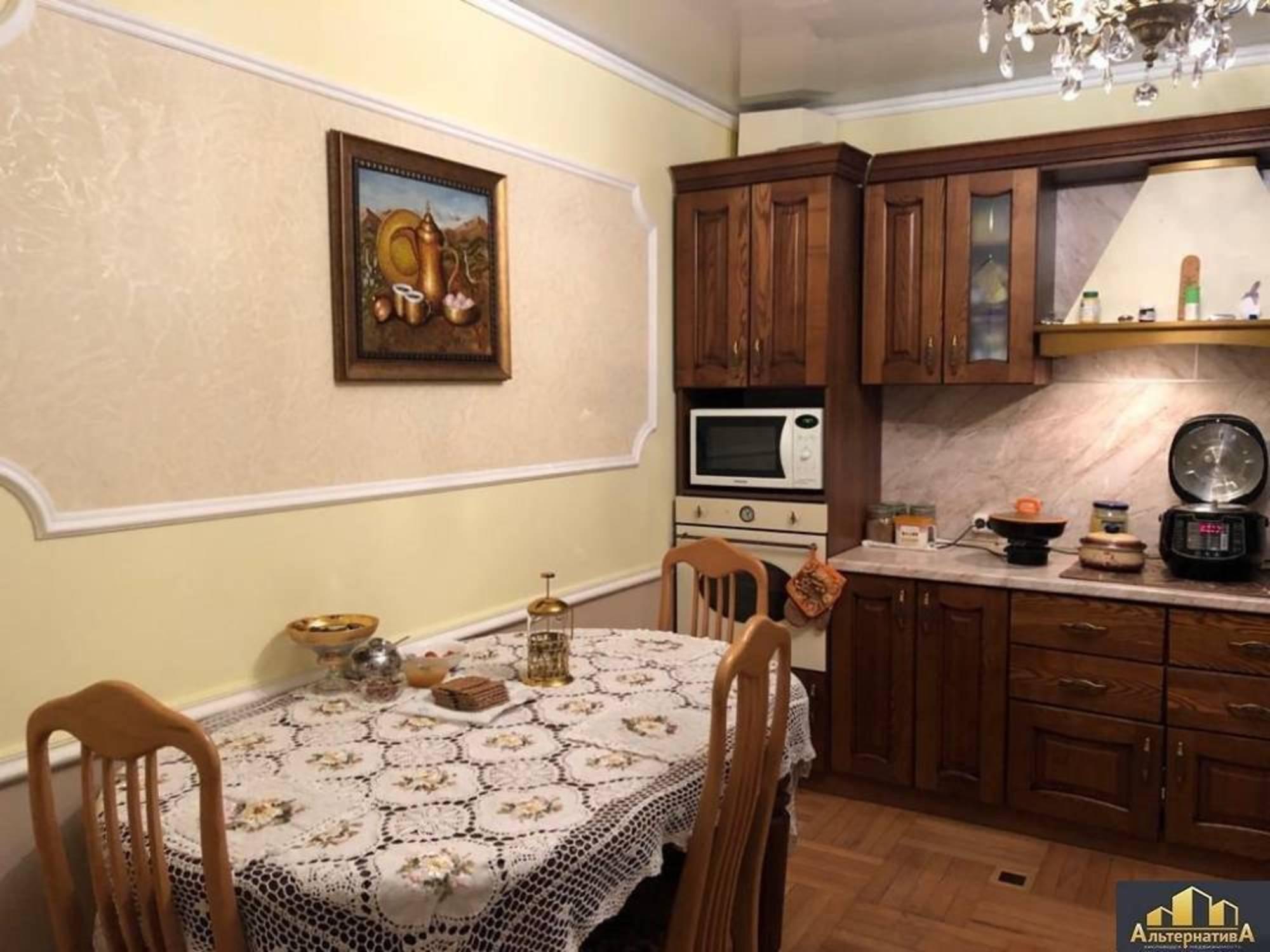 Купить дачу, дом, коттедж за 36 000 000 рублей на Авиации ул.