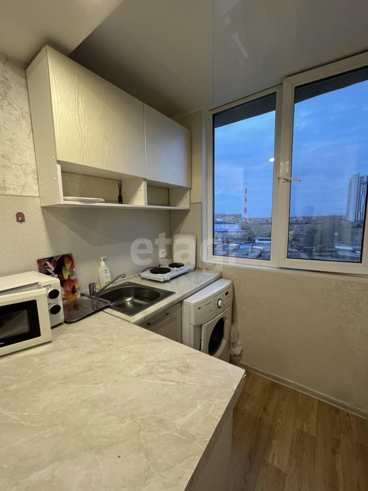 1-комн квартира Мельникайте, 63