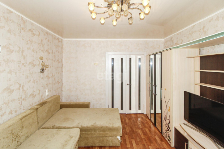 2-комн квартира Уральская, 10
