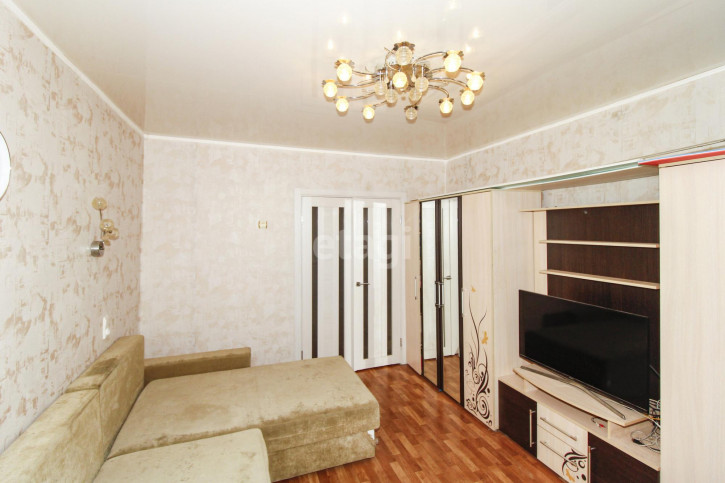 2-комн квартира Уральская, 10