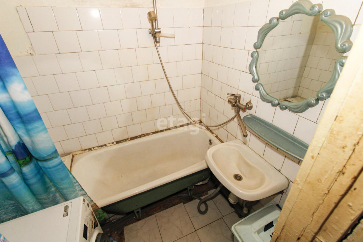 2-комн квартира Уральская, 10