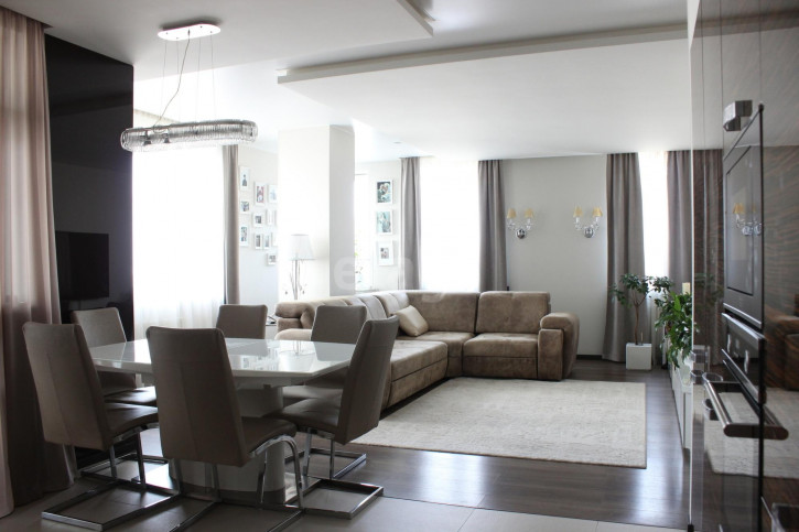 3-комн квартира Мельникова, 27
