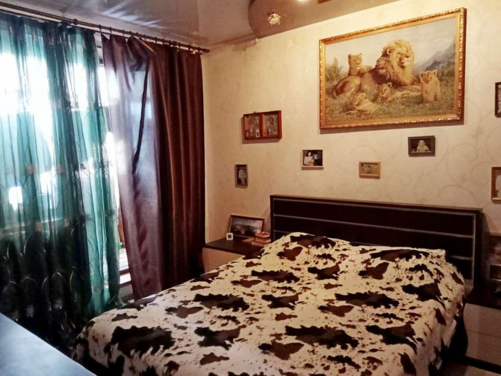 4-комн квартира улица Зеленая, 2