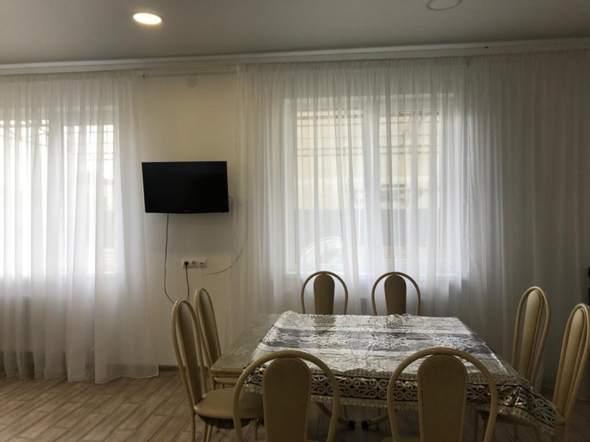 Купить дачу, дом, коттедж за 14 000 000 рублей на улица Комарова