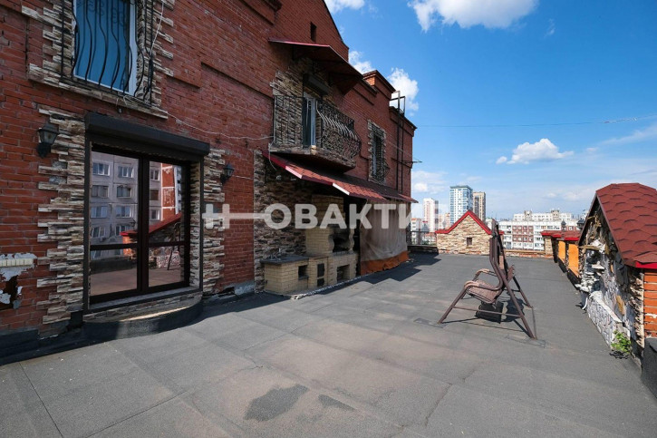 5-комн квартира улица Красноярская, 40