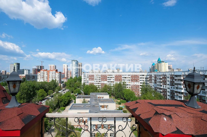 5-комн квартира улица Красноярская, 40