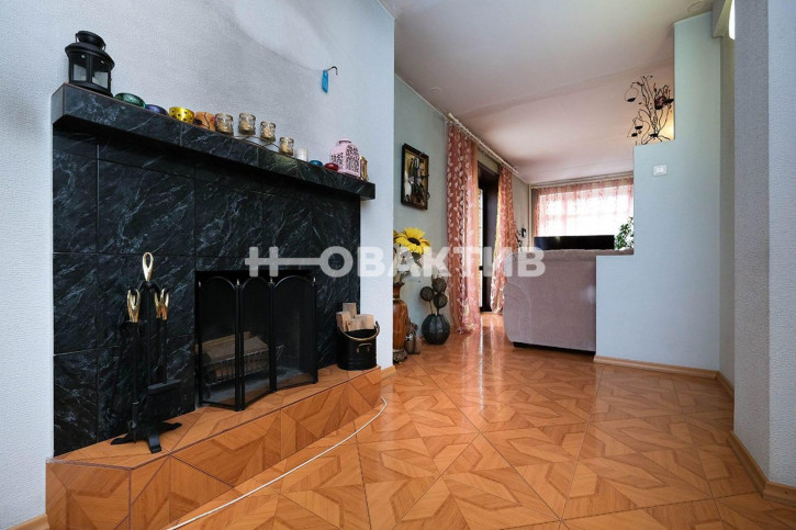 5-комн квартира улица Красноярская, 40