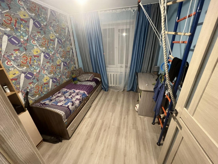 4-комн квартира Романтиков, 4А