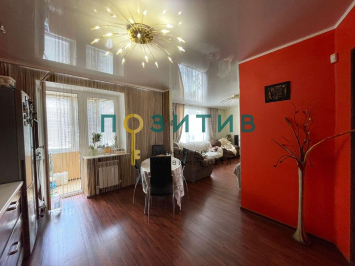 3-комн квартира Новоселов ул, 6