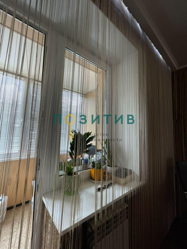 3-комн квартира Новоселов ул, 6