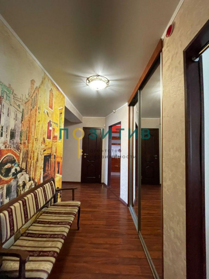3-комн квартира Новоселов ул, 6