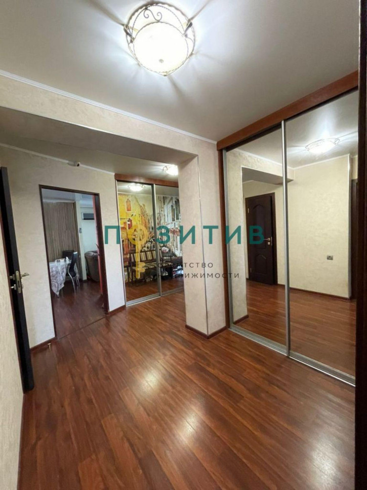 3-комн квартира Новоселов ул, 6