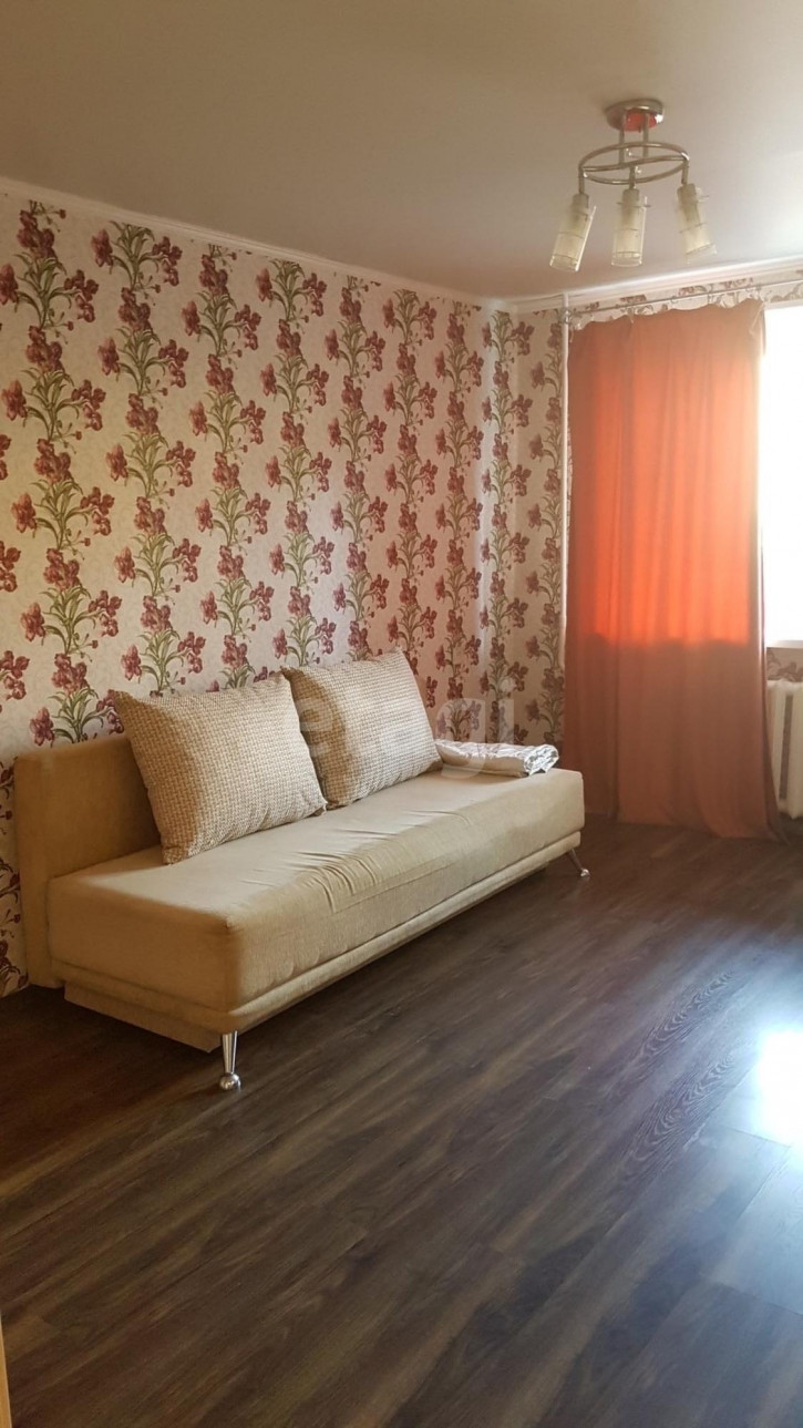 2-комн квартира Гастелло, 71