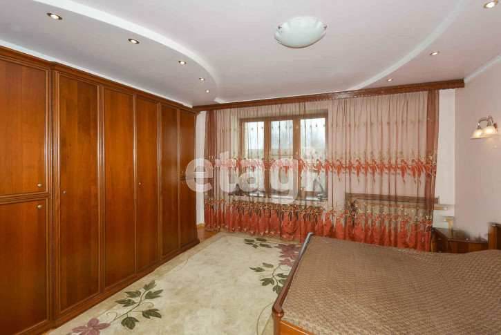 3-комн квартира Степана Халтурина, 8