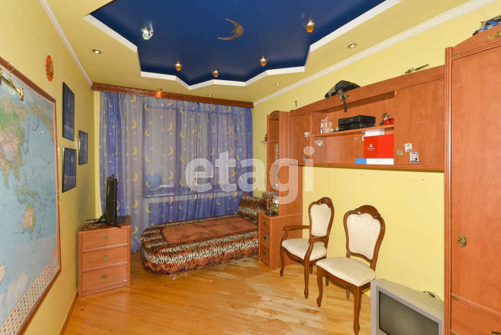 3-комн квартира Степана Халтурина, 8