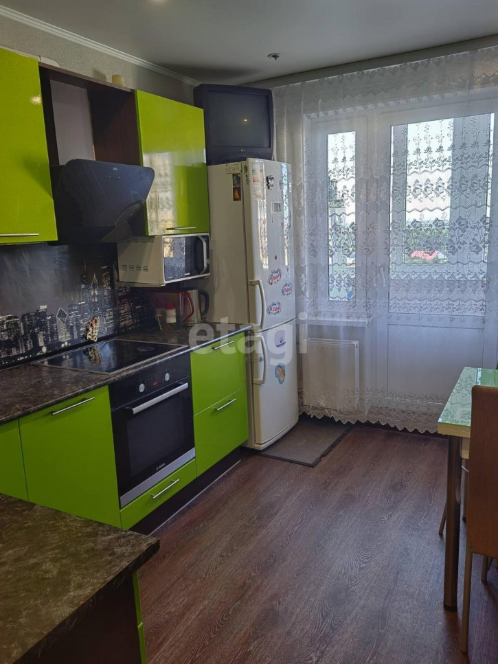 2-комн квартира Беловежская (Фестивальная), 7
