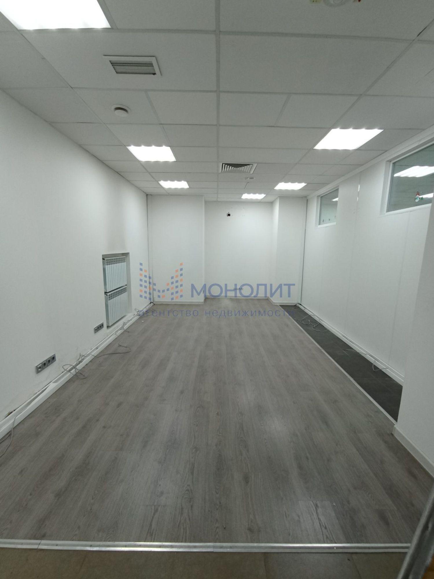 Купить торговое помещение за 129 999 000 рублей на Совнаркомовская ул, 28
