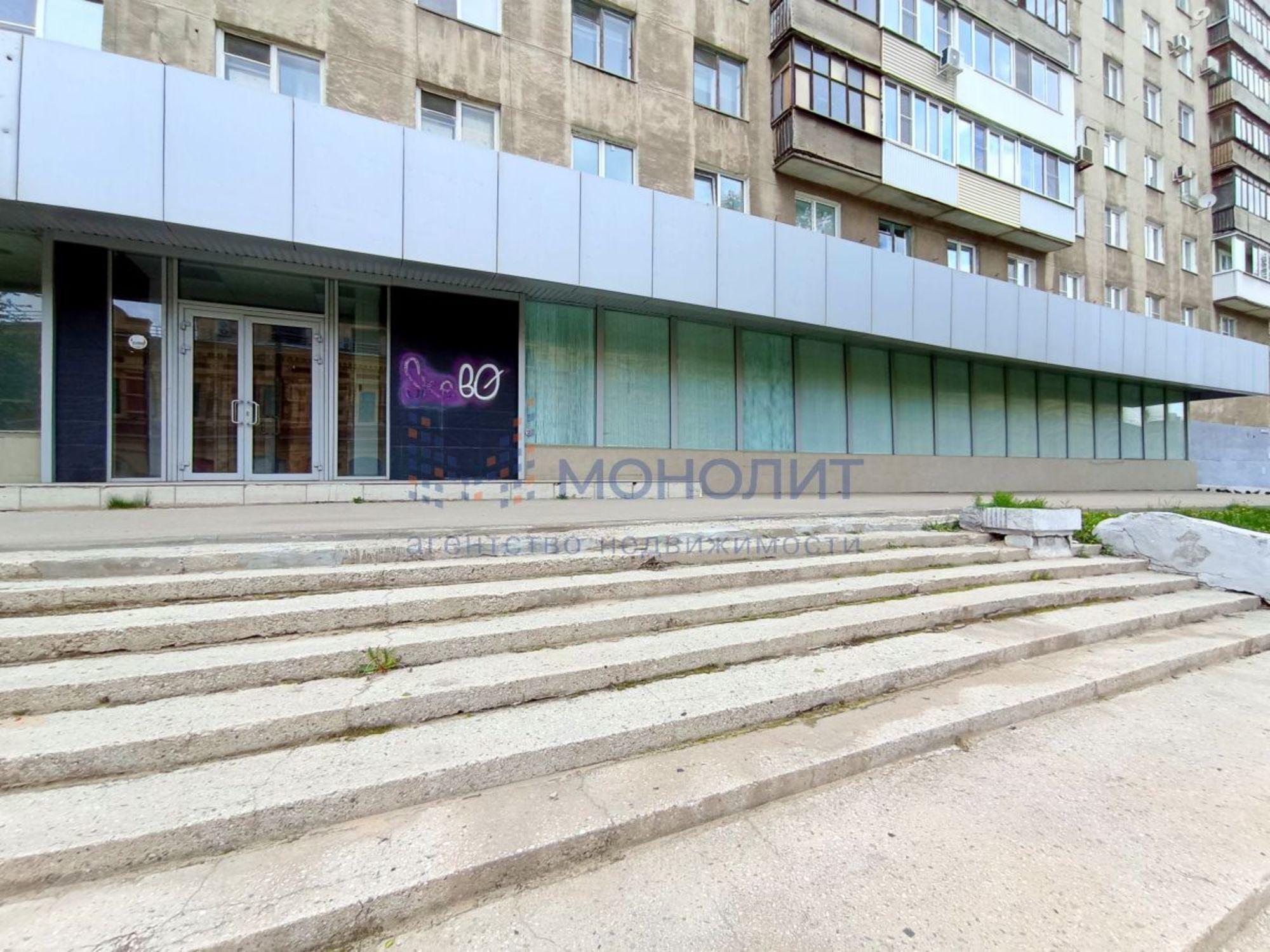 Купить торговое помещение за 129 999 000 рублей на Совнаркомовская ул, 28