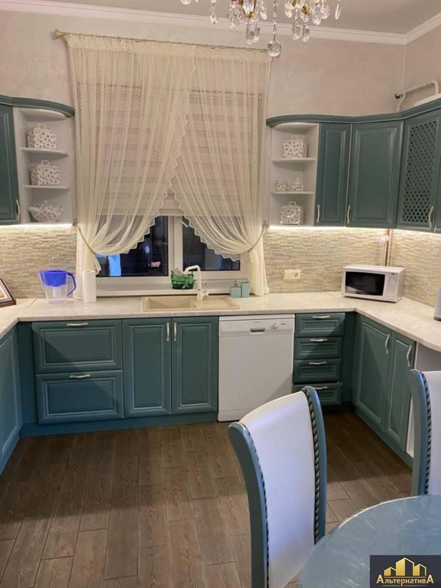 Купить дачу, дом, коттедж за 85 000 000 рублей на Жуковского ул.