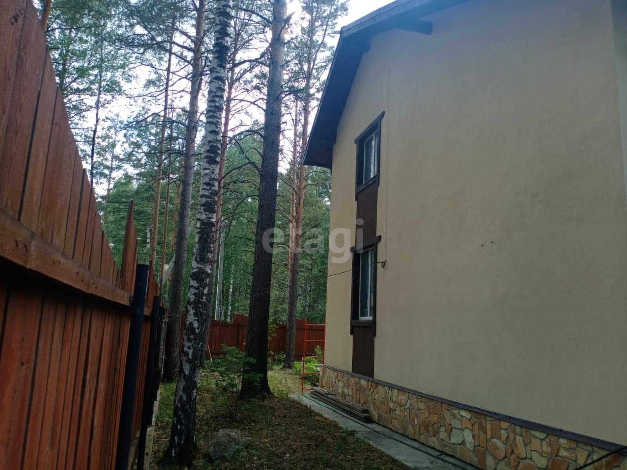 Купить дачу, дом, коттедж за 18 000 000 рублей на Дегтярск,Уральская 61