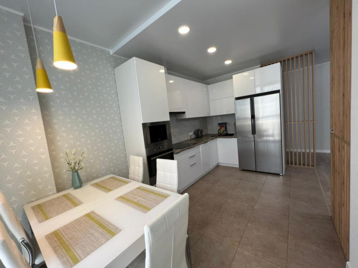 3-комн квартира Архитектора Рехмукова ул, 5