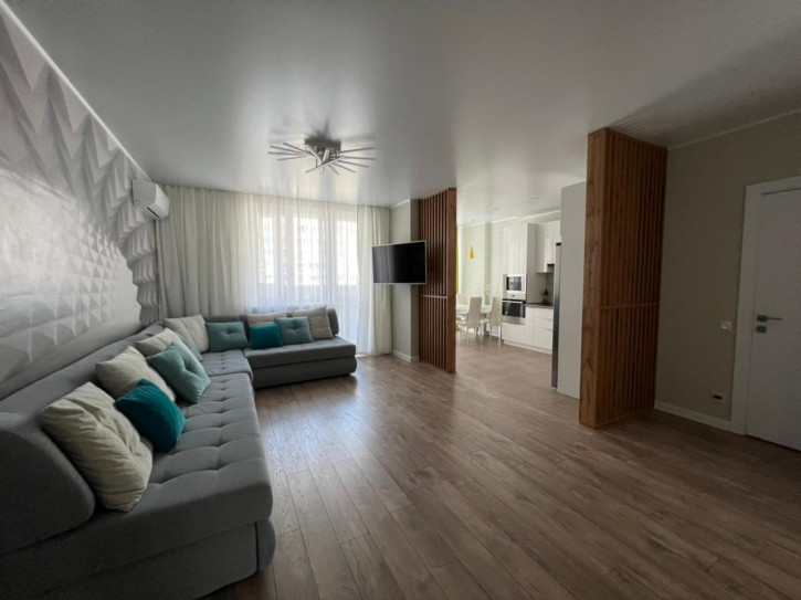 3-комн квартира Архитектора Рехмукова ул, 5