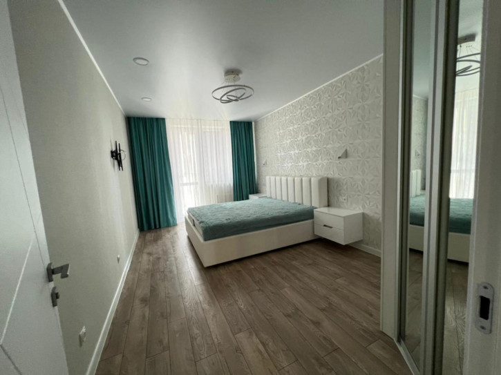 3-комн квартира Архитектора Рехмукова ул, 5
