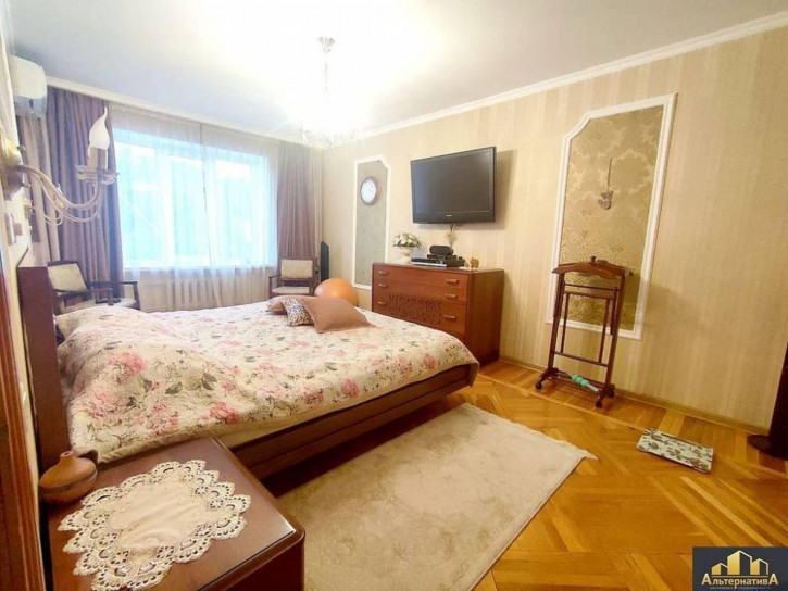 3-комн квартира Островского ул.