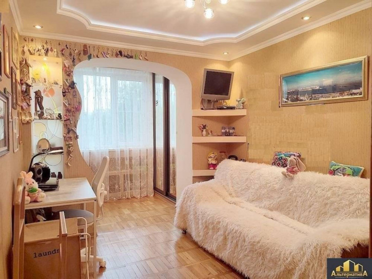 3-комн квартира Островского ул.