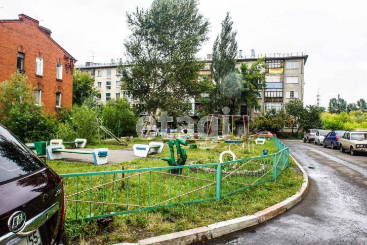 2-комн квартира Военный городок 16-й, 461
