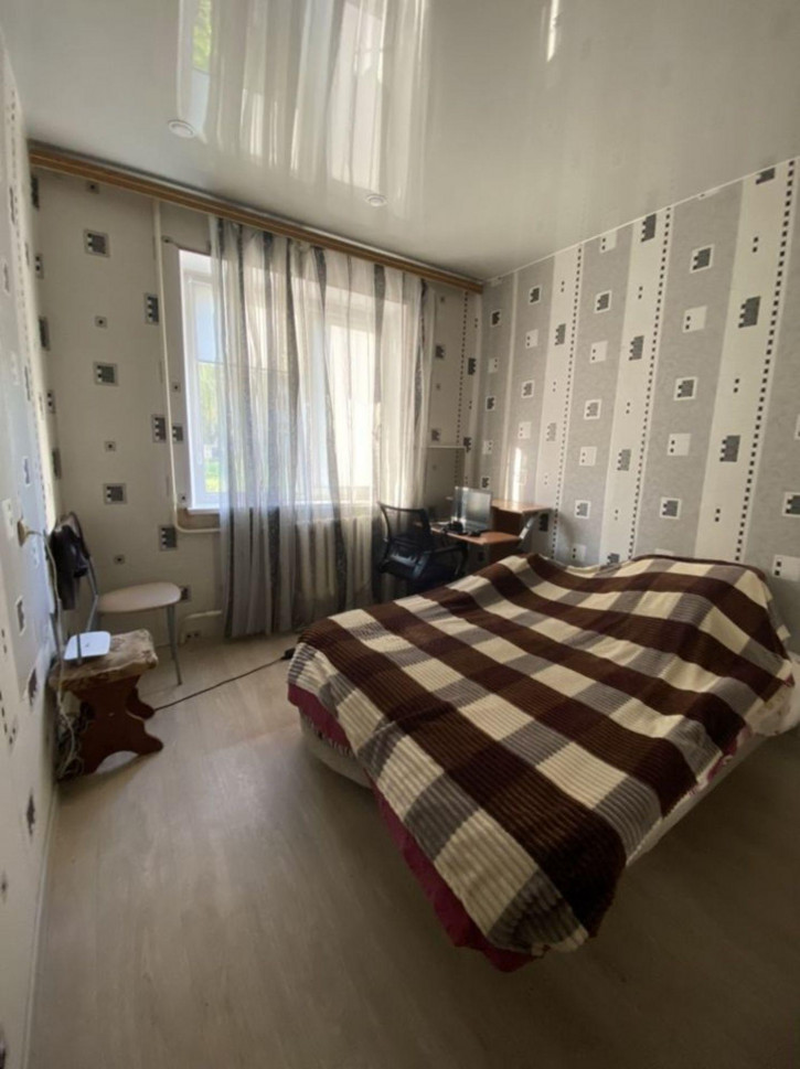 3-комн квартира Усиевича ул, 33А