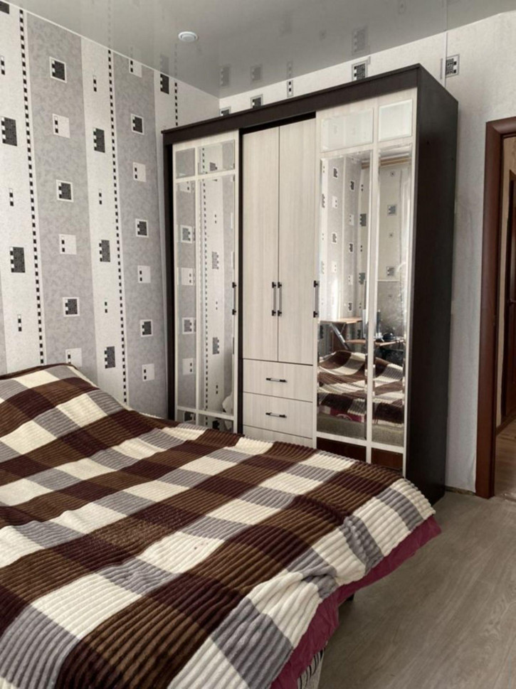 3-комн квартира Усиевича ул, 33А