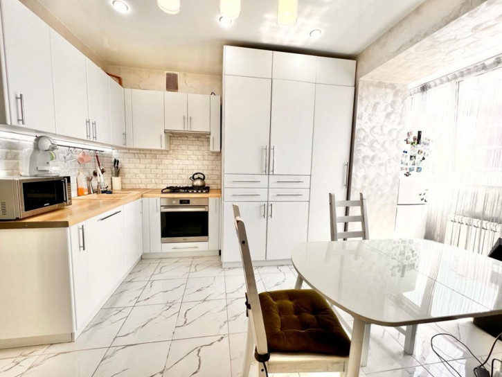2-комн квартира Пионерская ул, 18Жк2