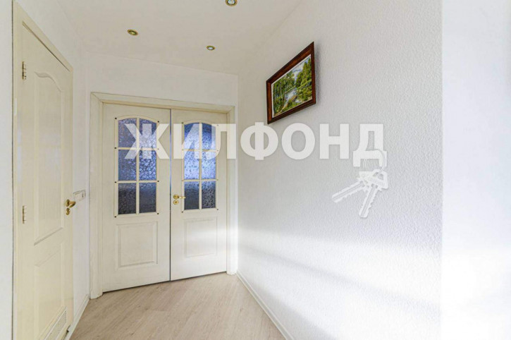 4-комн квартира Октябрьская улица, д.49
