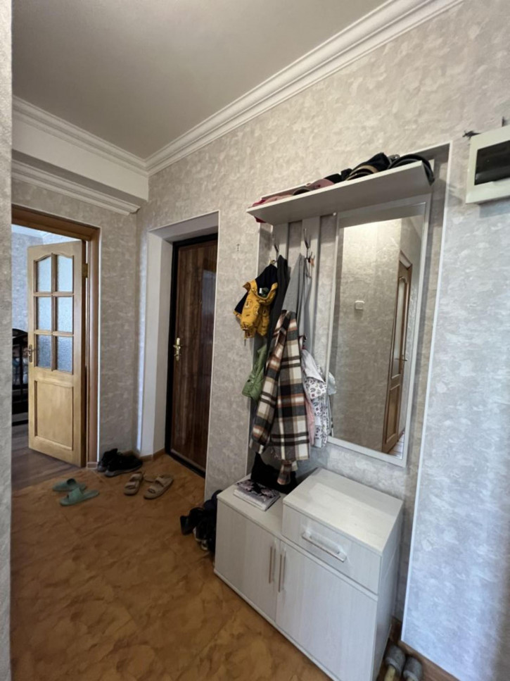 2-комн квартира Долина Роз ул, 12