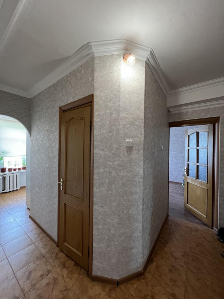 2-комн квартира Долина Роз ул, 12