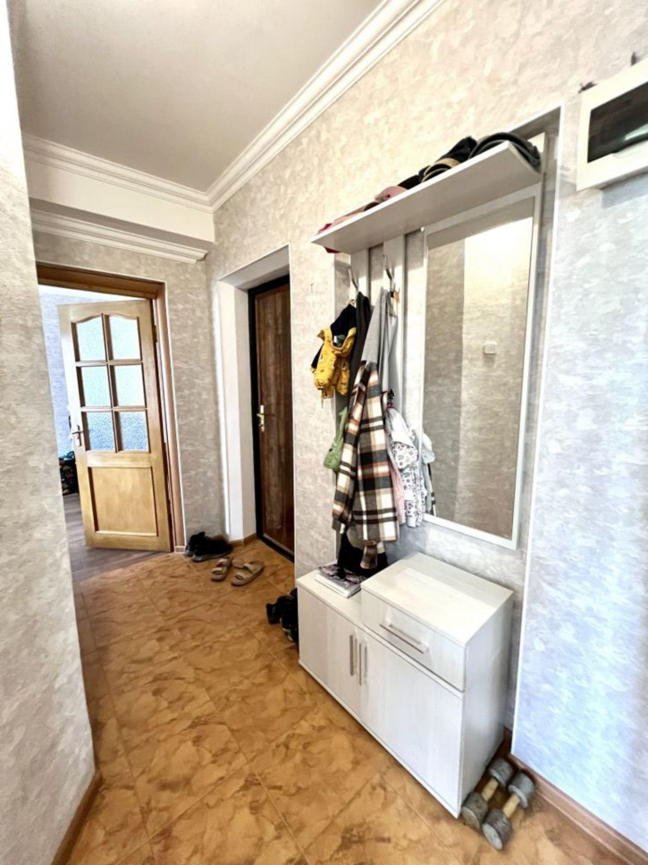 2-комн квартира Долина Роз ул, 12
