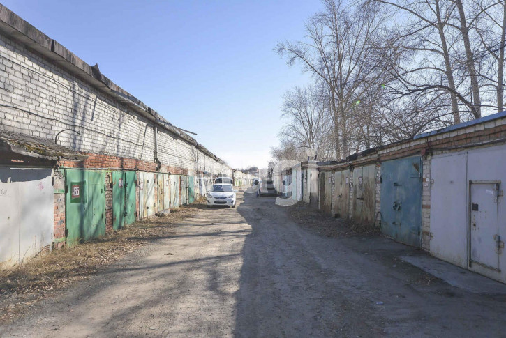 Гараж/парковка Октябрьская 37