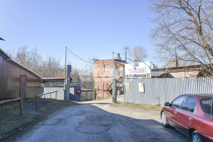 Гараж/парковка Октябрьская 37