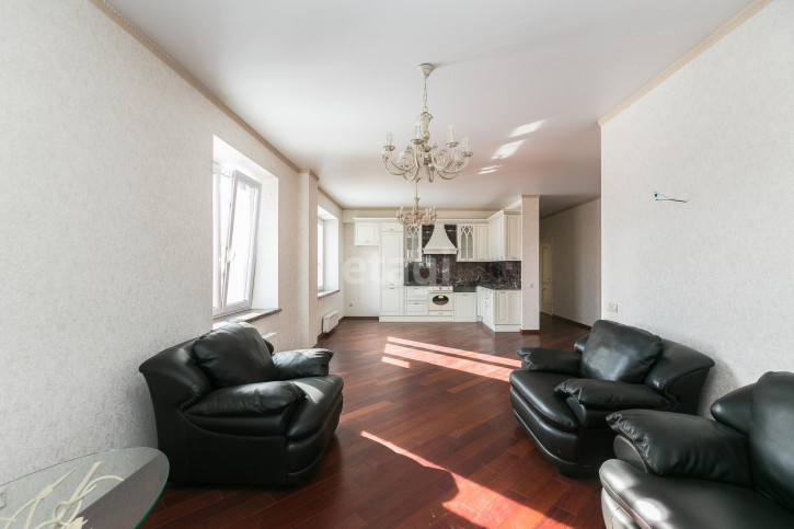 2-комн квартира Осипенко, 16