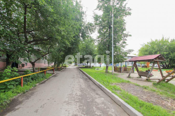 3-комн квартира Комбинатская, 38