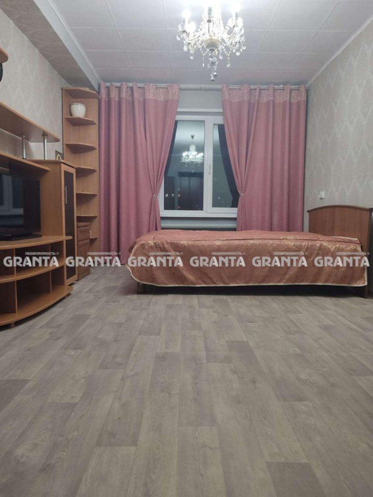 3-комн квартира ул Северо-Енисейская, 44