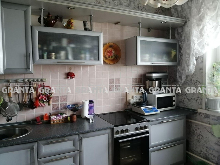 3-комн квартира ул им Сергея Лазо, 36