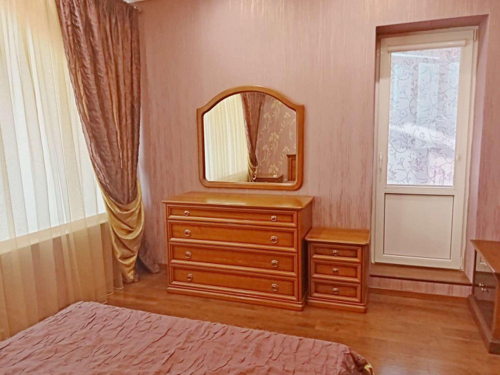 3-комн квартира Победы улица, 124