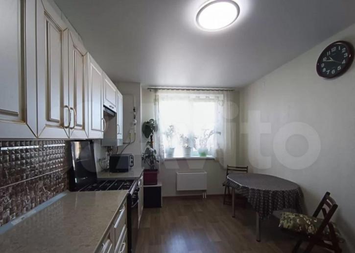 3-комн квартира Котова улица, 101