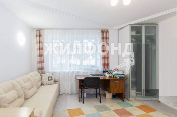 4-комн квартира Октябрьская улица, д.49