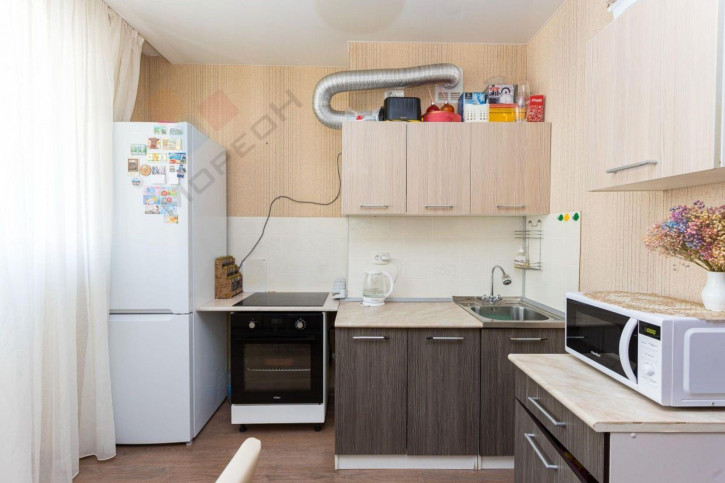 1-комн квартира Сергея Есенина ул, 108/2