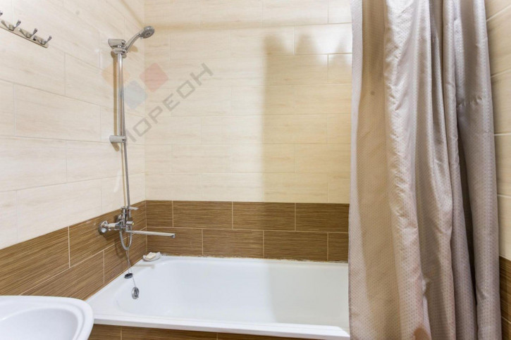1-комн квартира Сергея Есенина ул, 108/2