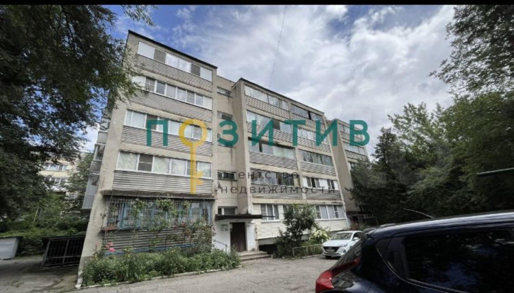 2-комн квартира Крайнего ул, 2Б