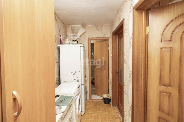 Комната Республики, 229